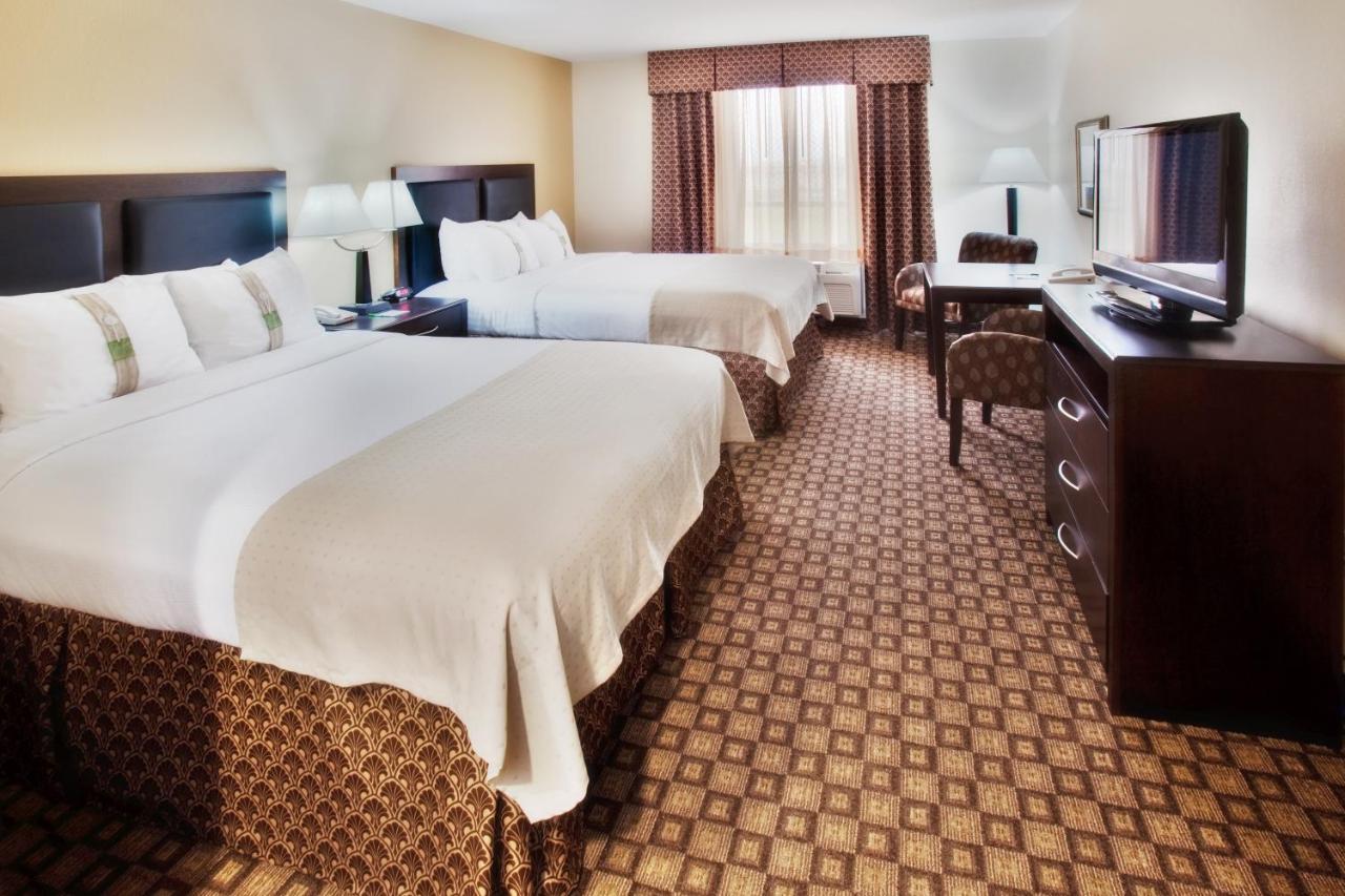 Queen Room with Two Queen Beds with Roll in Shower - Hearing Accessible/Non-Smoking   at Holiday Inn Quincy East by IHG