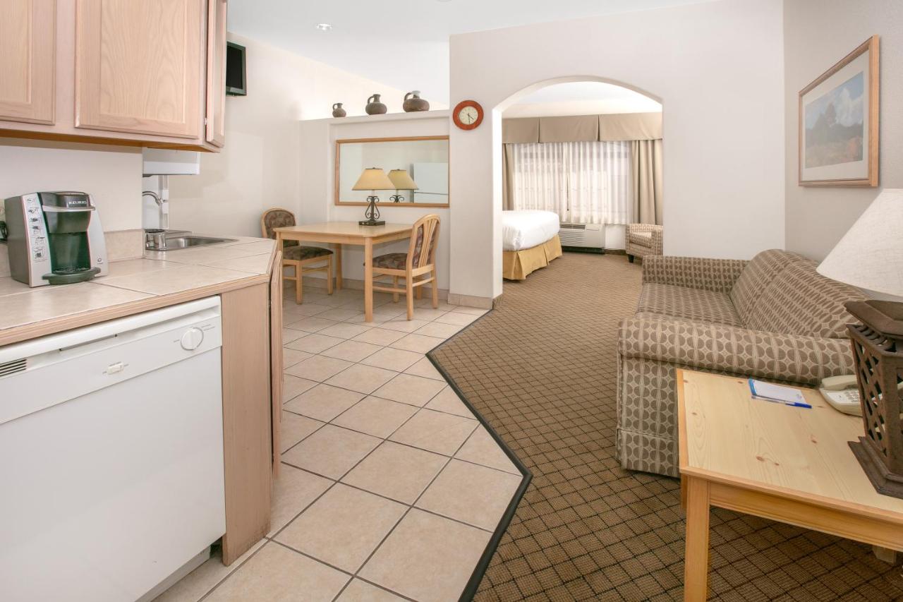 King Apartment - Non-Smoking at Baymont by Wyndham Roswell