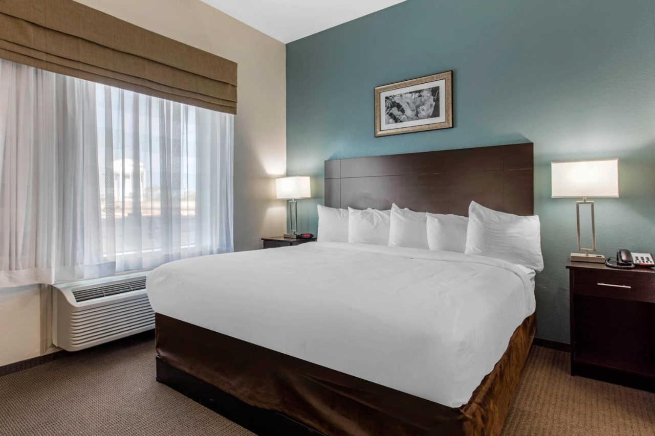 King Suite - Non-Smoking at MainStay Suites Big Spring North I-20