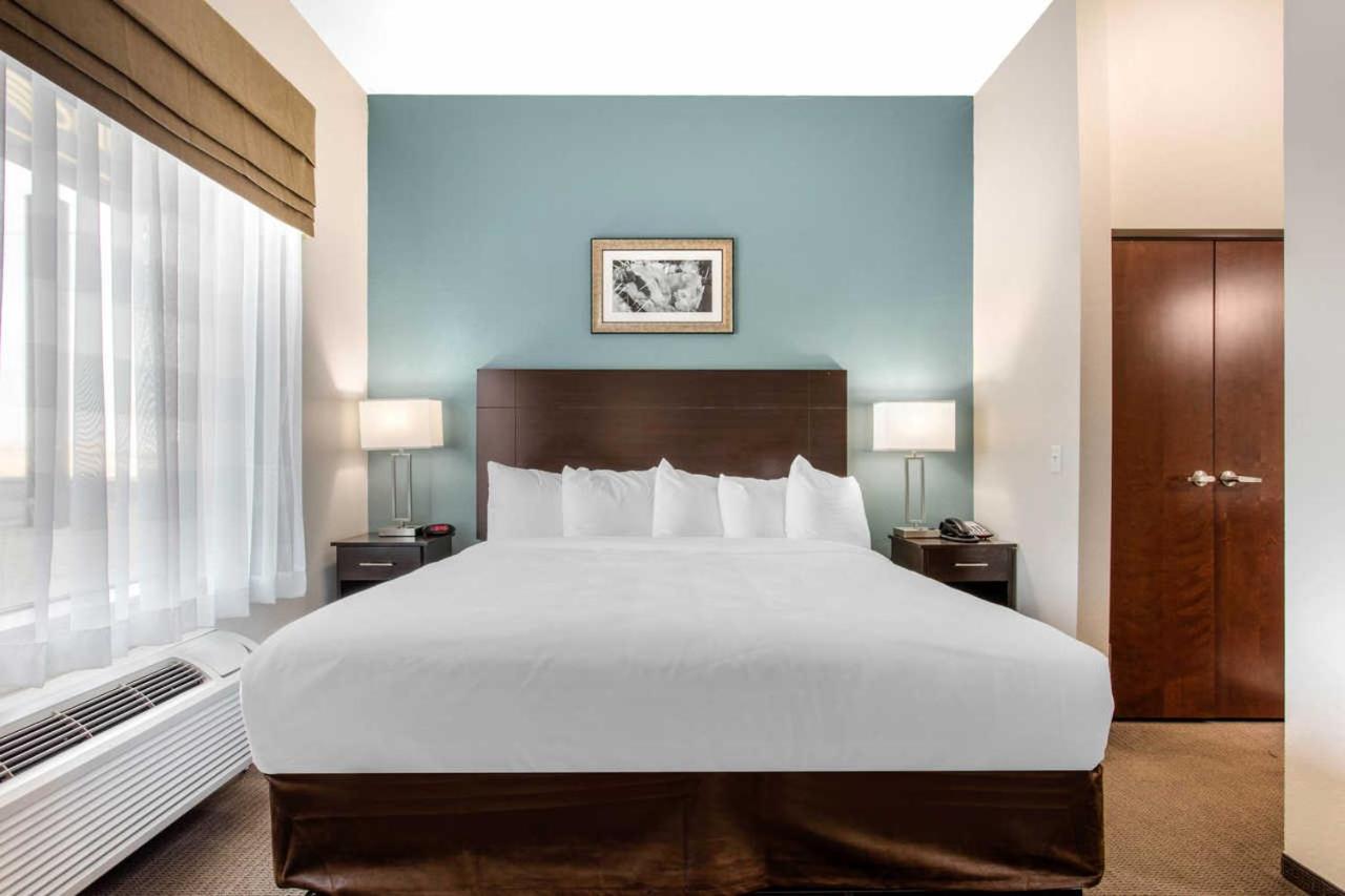 King Suite - Non-Smoking at MainStay Suites Big Spring North I-20