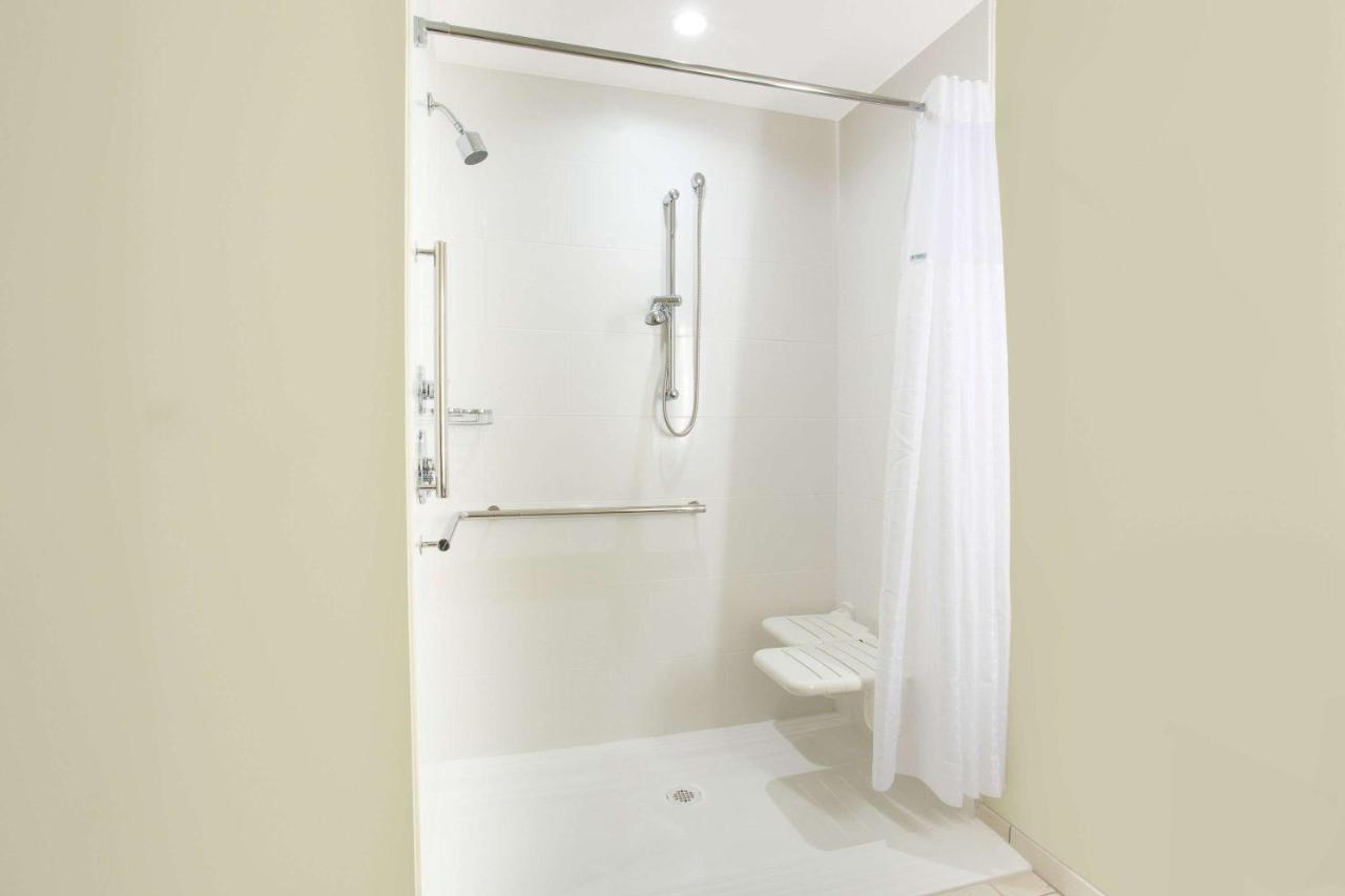 King Room - Mobility Access/Non-Smoking at Wingate by Wyndham Page Lake Powell