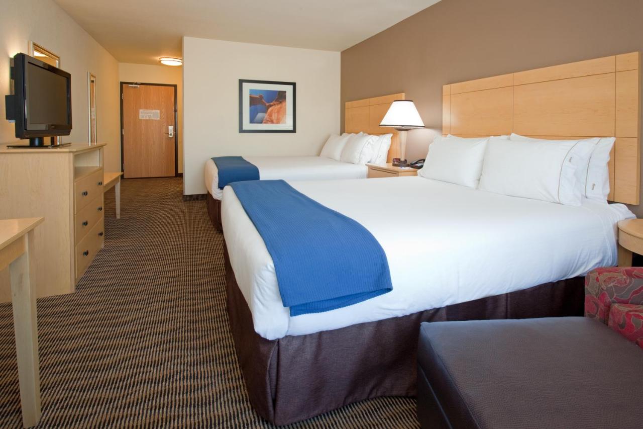  | Holiday Inn Express Hotel and Suites West Valley