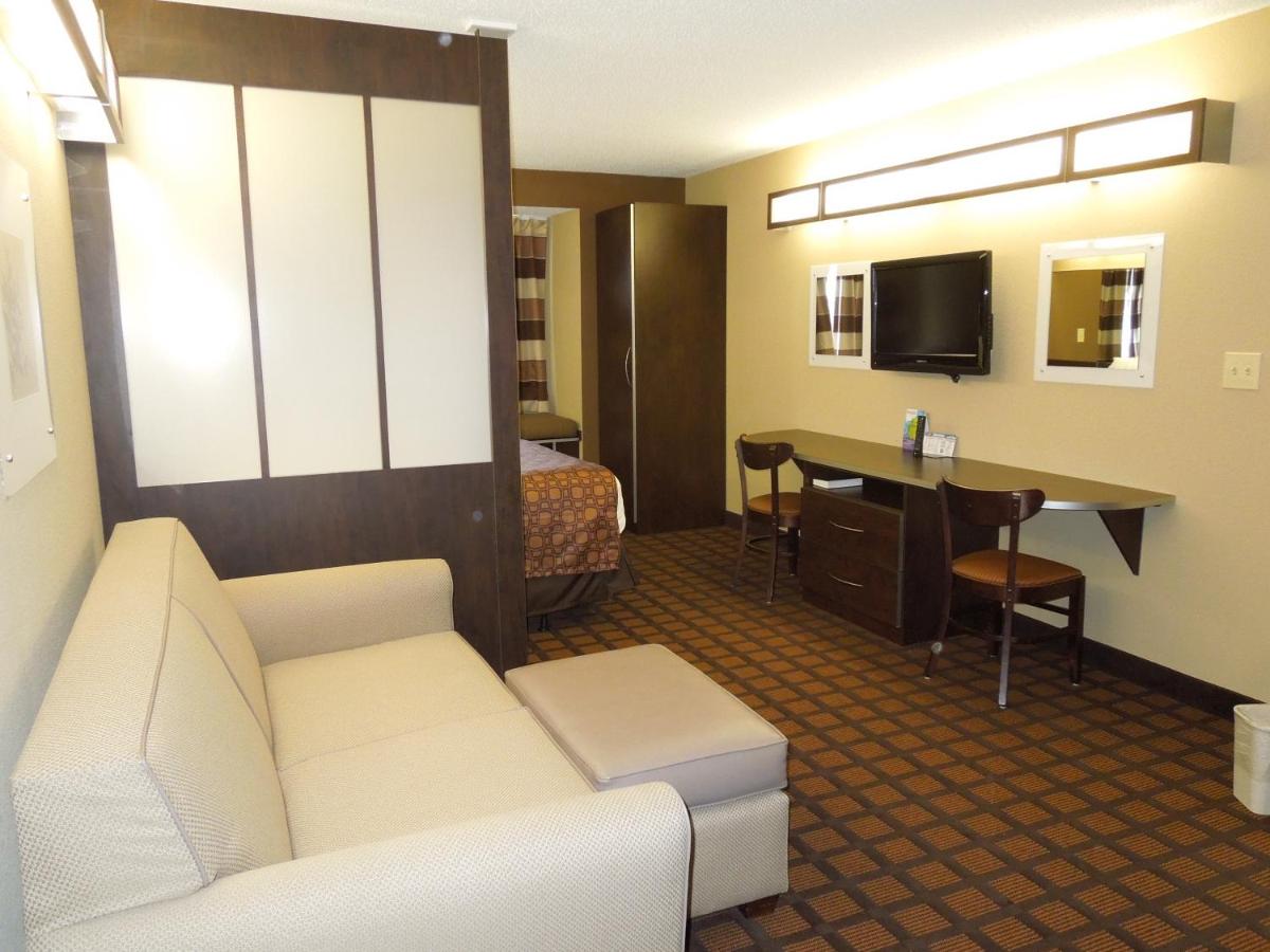 1 Queen Bed, Efficiency Suite, Non-Smoking at Microtel Inn & Suites by Wyndham Harrisonburg