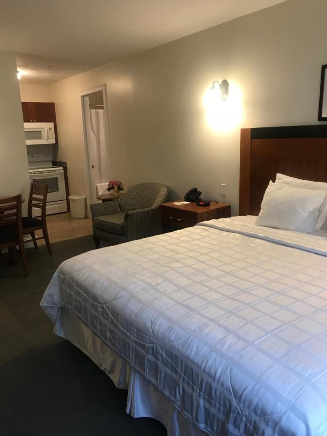 King Studio at Crescent Suites Hotel