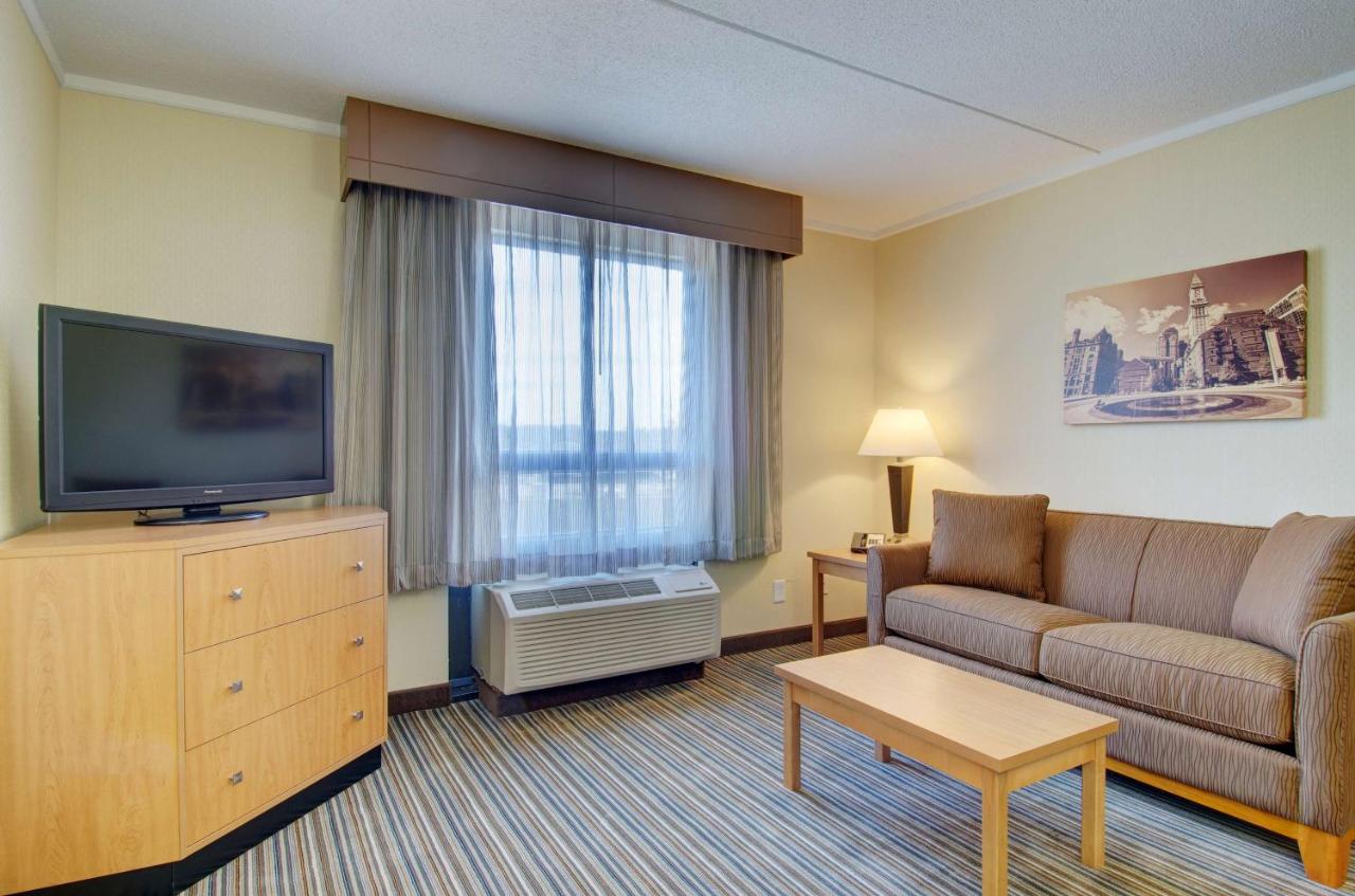King Suite - Non-Smoking at Best Western Royal Plaza Hotel & Trade Center