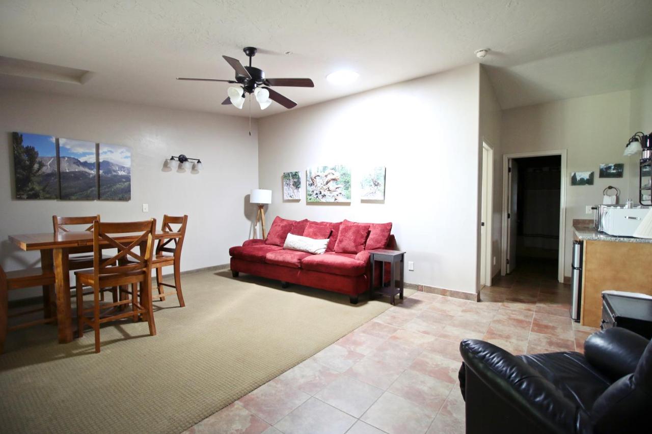 Deluxe Double Room at Hidden Canyon Retreat