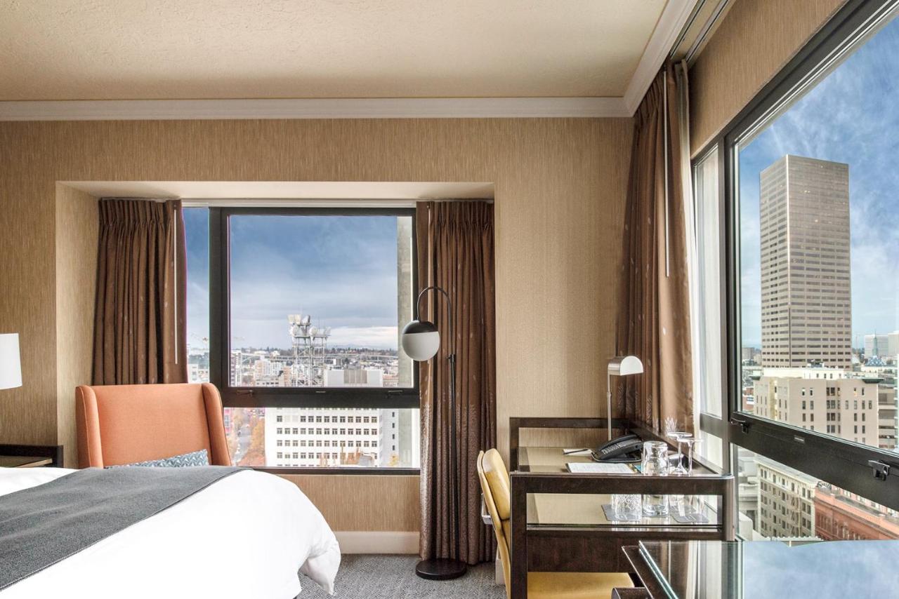 Premium Corner King at Dossier Hotel