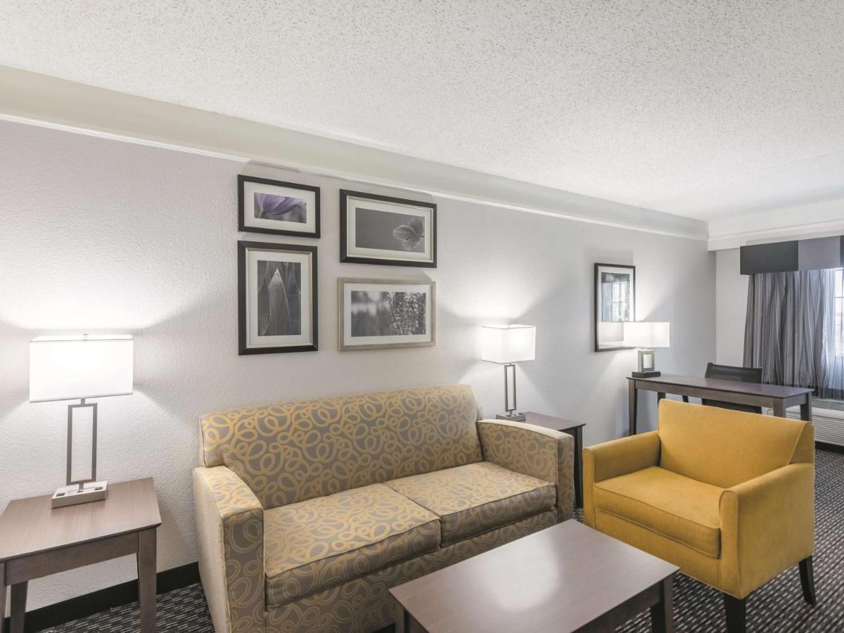 King Suite with Sofa Bed at La Quinta Inn & Suites by Wyndham Denver Tech Center
