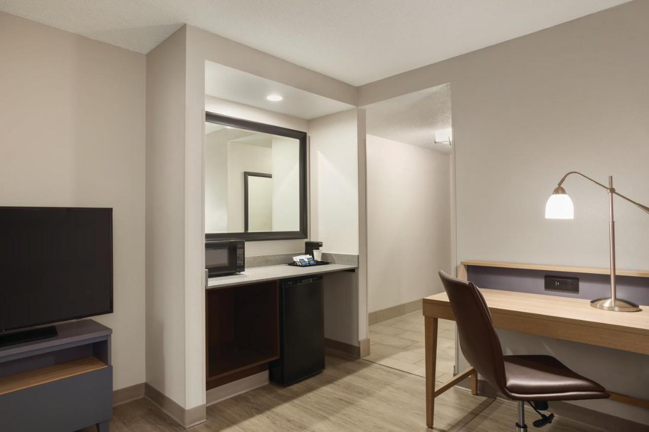 One-Bedroom King Suite with Sofa Bed - Disability Access/Non-Smoking at Country Inn & Suites by Radisson, Chattanooga-Lookout Mountain