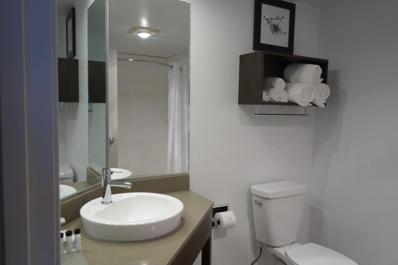 King Studio Suite - Non-Smoking at Country Inn & Suites by Radisson, La Crosse, WI