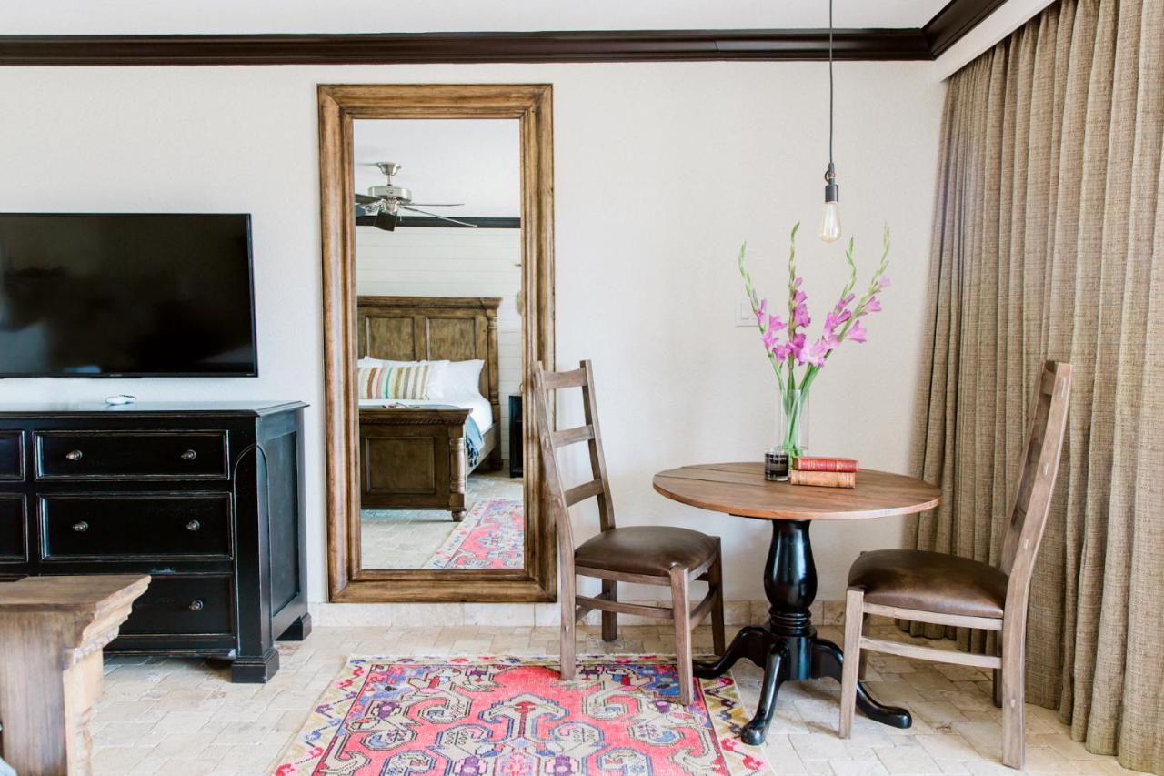 Deluxe King Room at Hillside Boutique Hotel