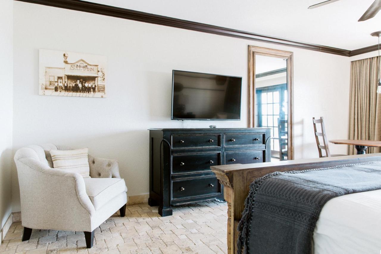 Deluxe King Room at Hillside Boutique Hotel