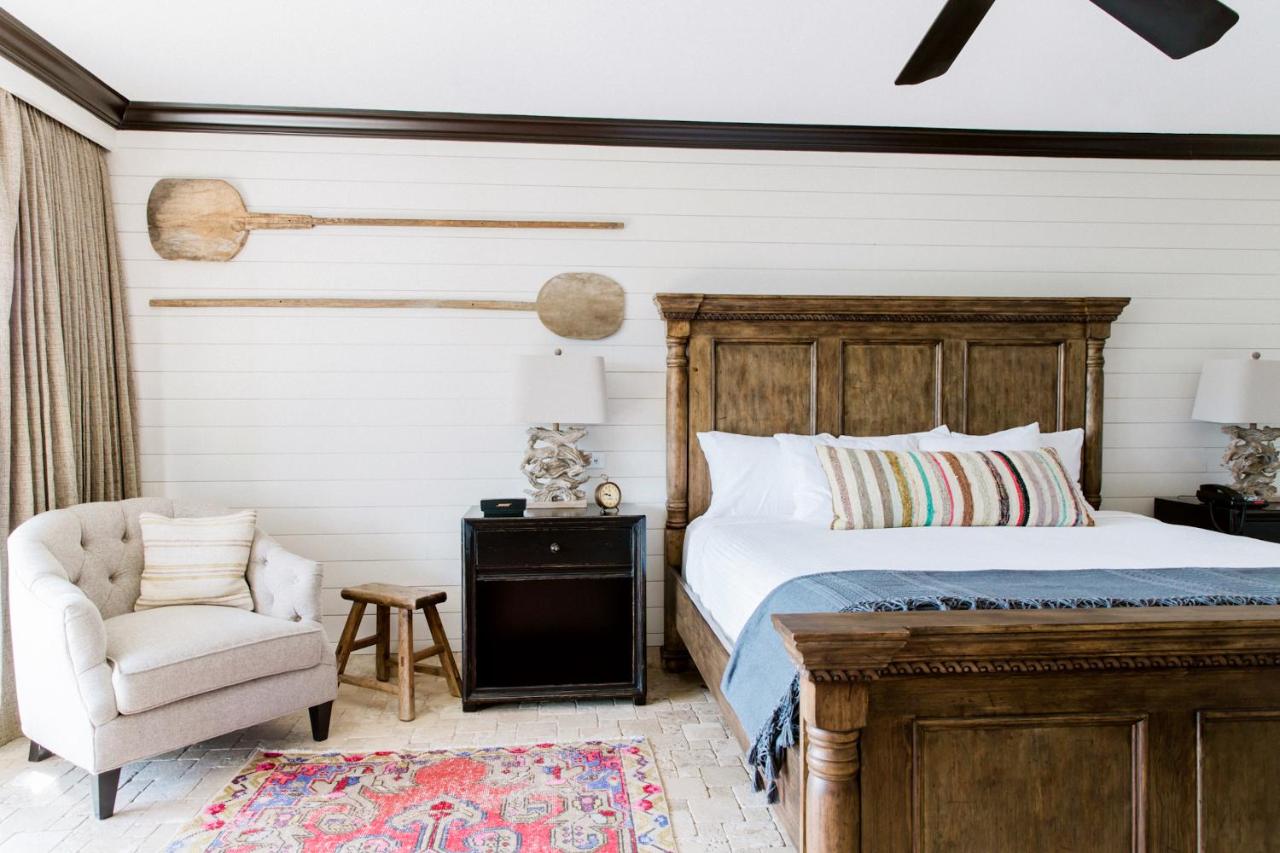 Deluxe King Room at Hillside Boutique Hotel