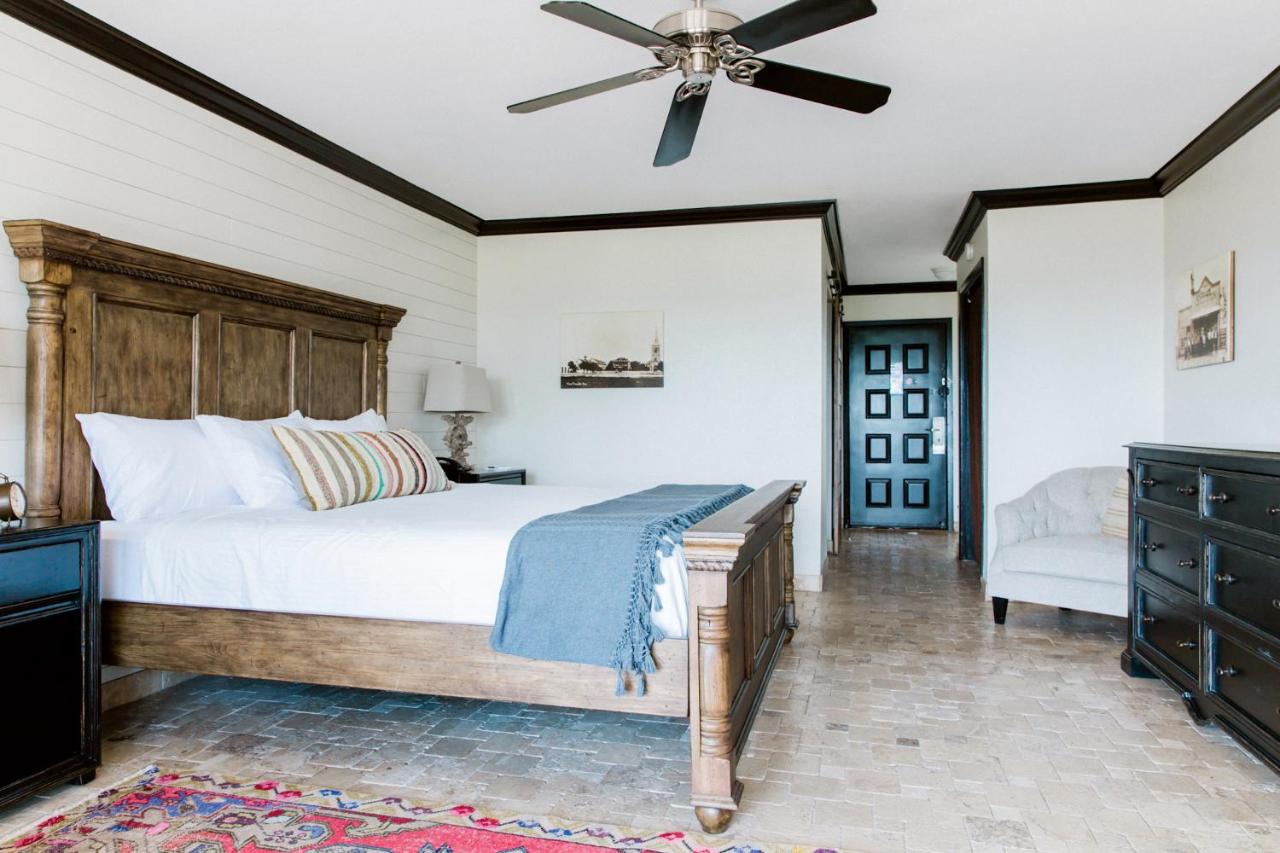 Standard King Room at Hillside Boutique Hotel