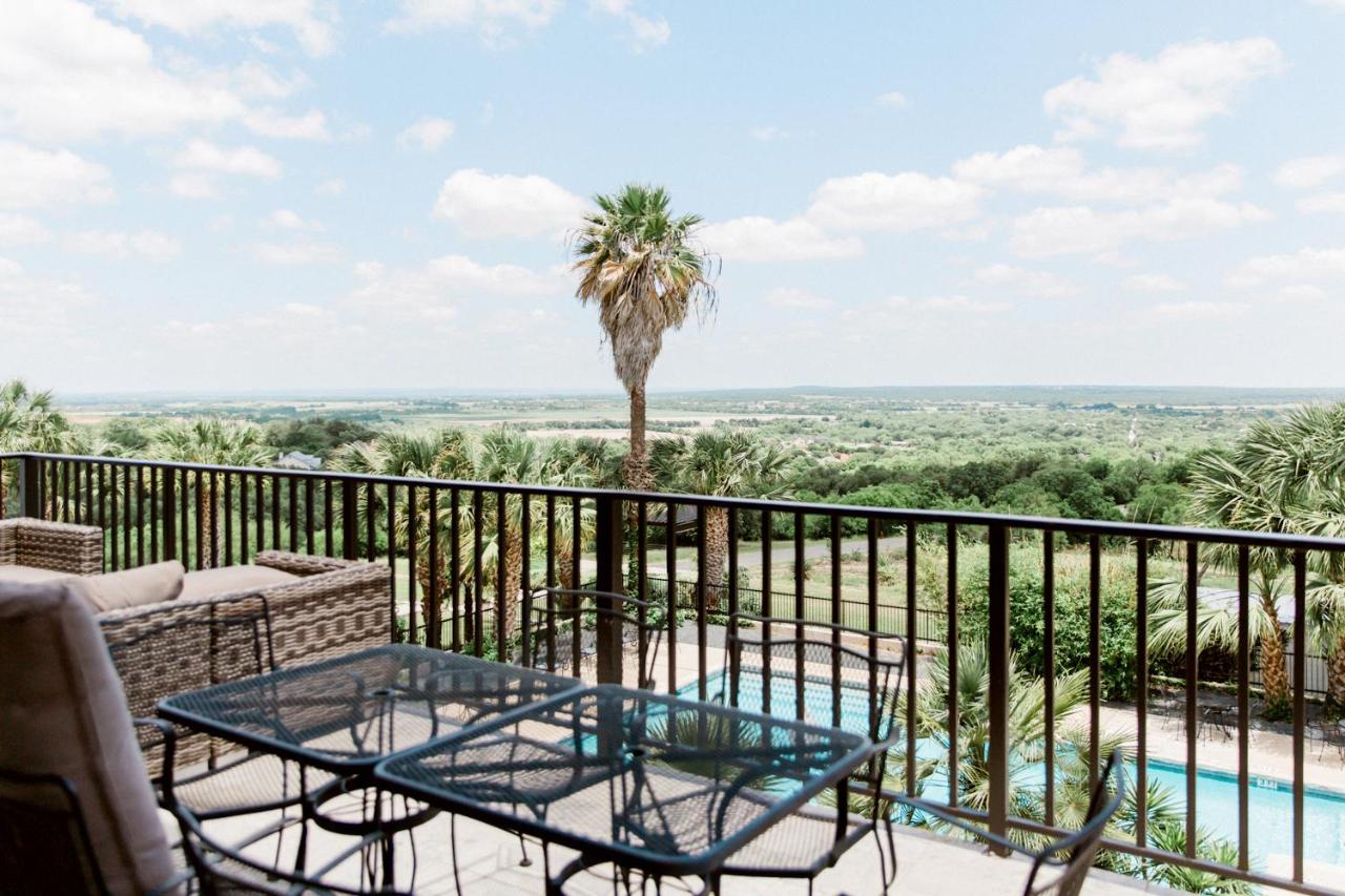Deluxe Suite at Hillside Boutique Hotel