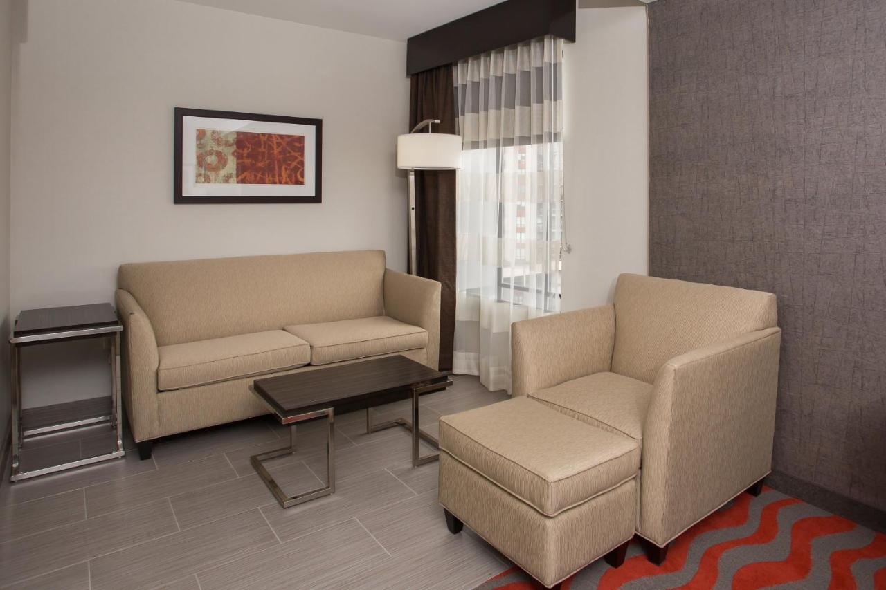 One-Bedroom Suite - Mobility Access Roll in Shower/Non-Smoking at Holiday Inn Express Springfield Downtown, an IHG Hotel