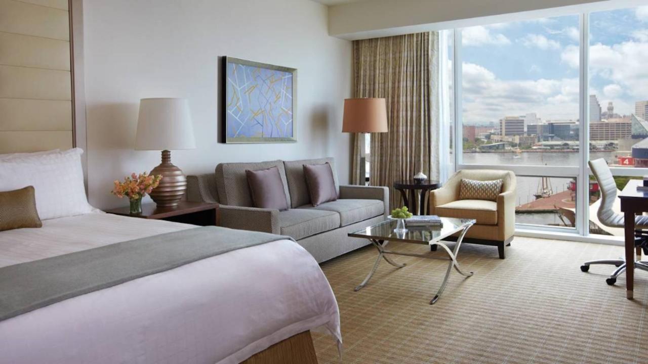 King Room with Harbour View - Disability Access at Four Seasons Hotel Baltimore