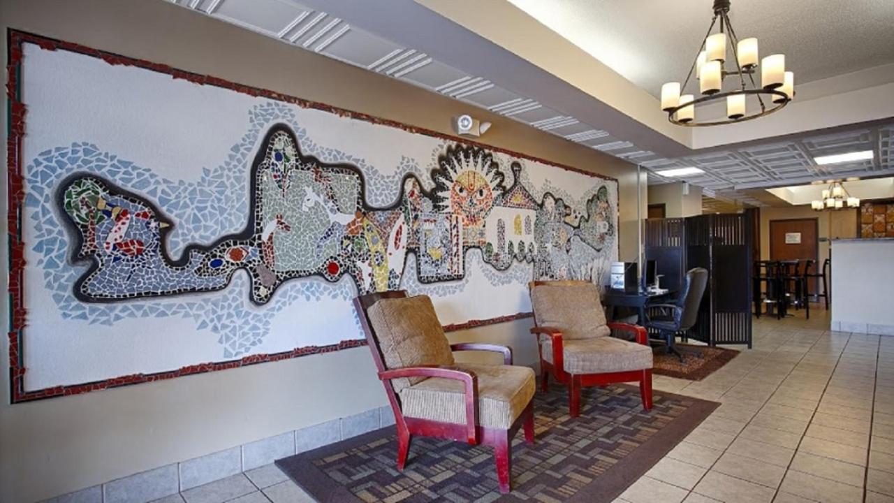  | Executive Inn