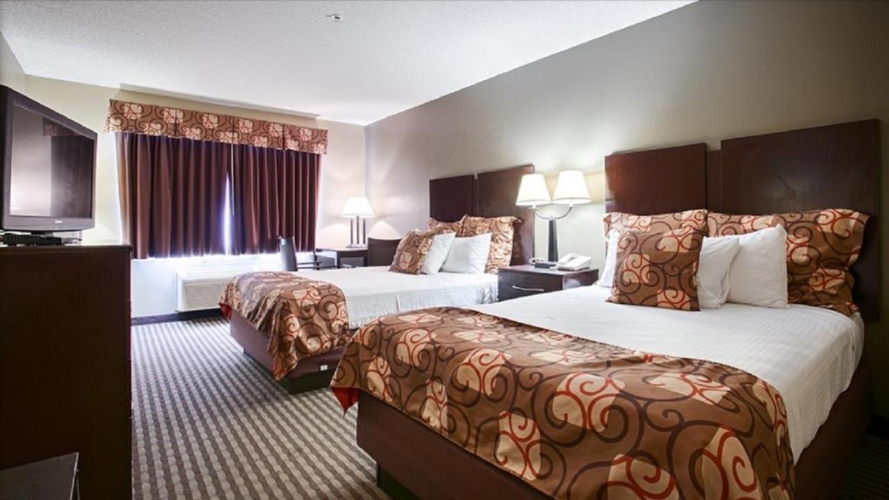  | Executive Inn