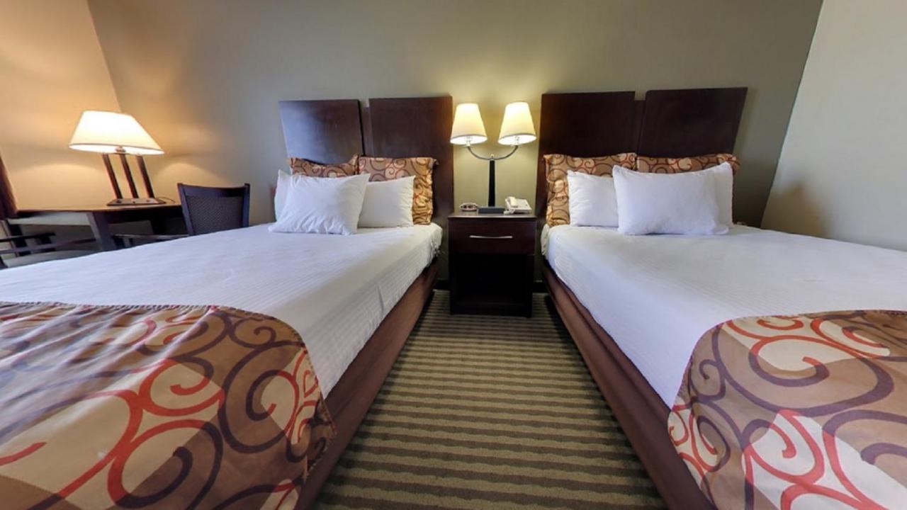  | Executive Inn