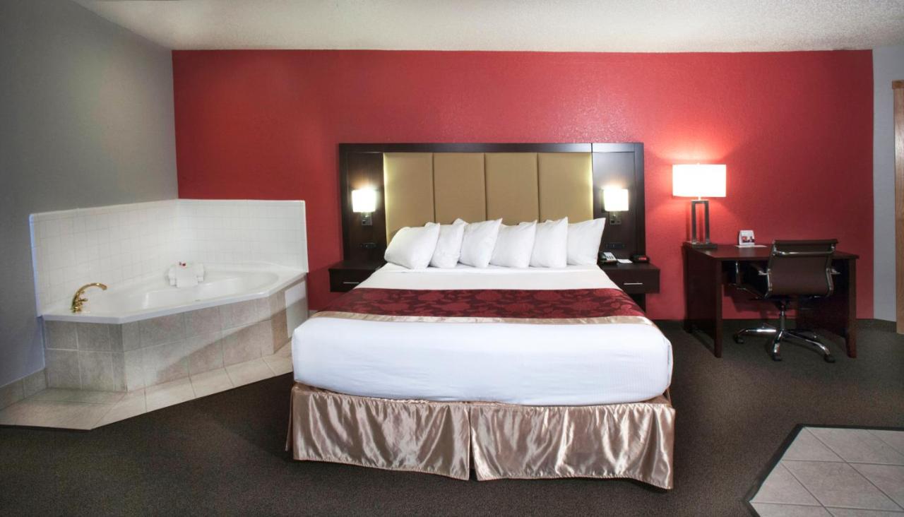 King Studio Suite - Non-Smoking at Ramada by Wyndham Keystone Near Mt Rushmore