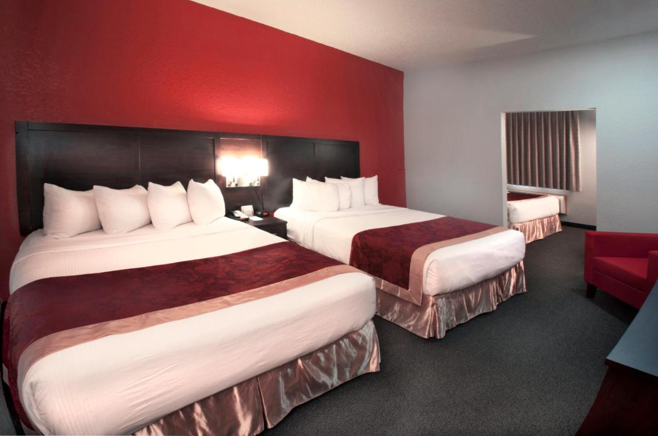 Queen Suite with Three Queen Beds - Non-Smoking at Ramada by Wyndham Keystone Near Mt Rushmore