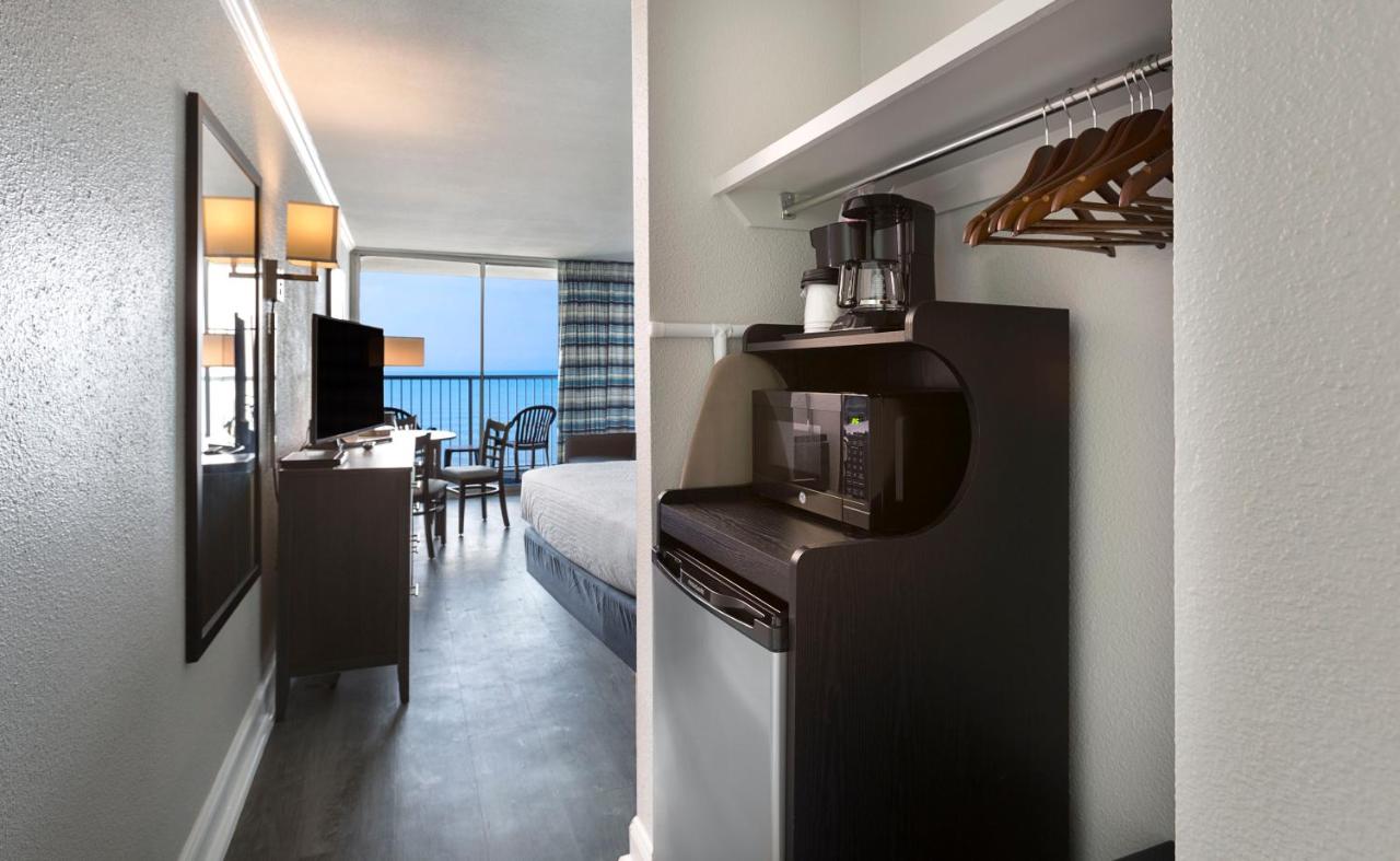 King Room with Sea View at Compass Cove Resort