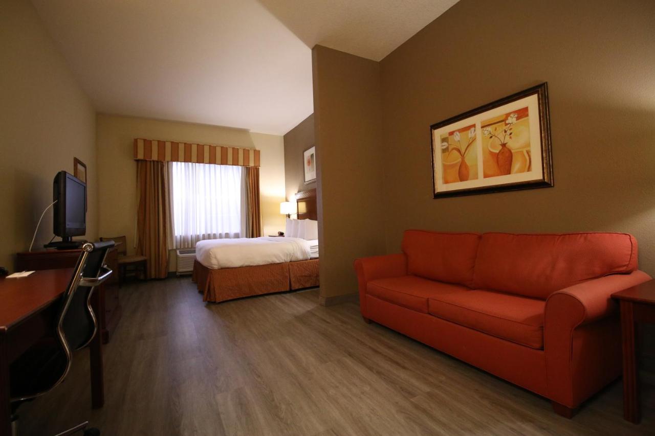 King Studio at Seffner Inn and Suites