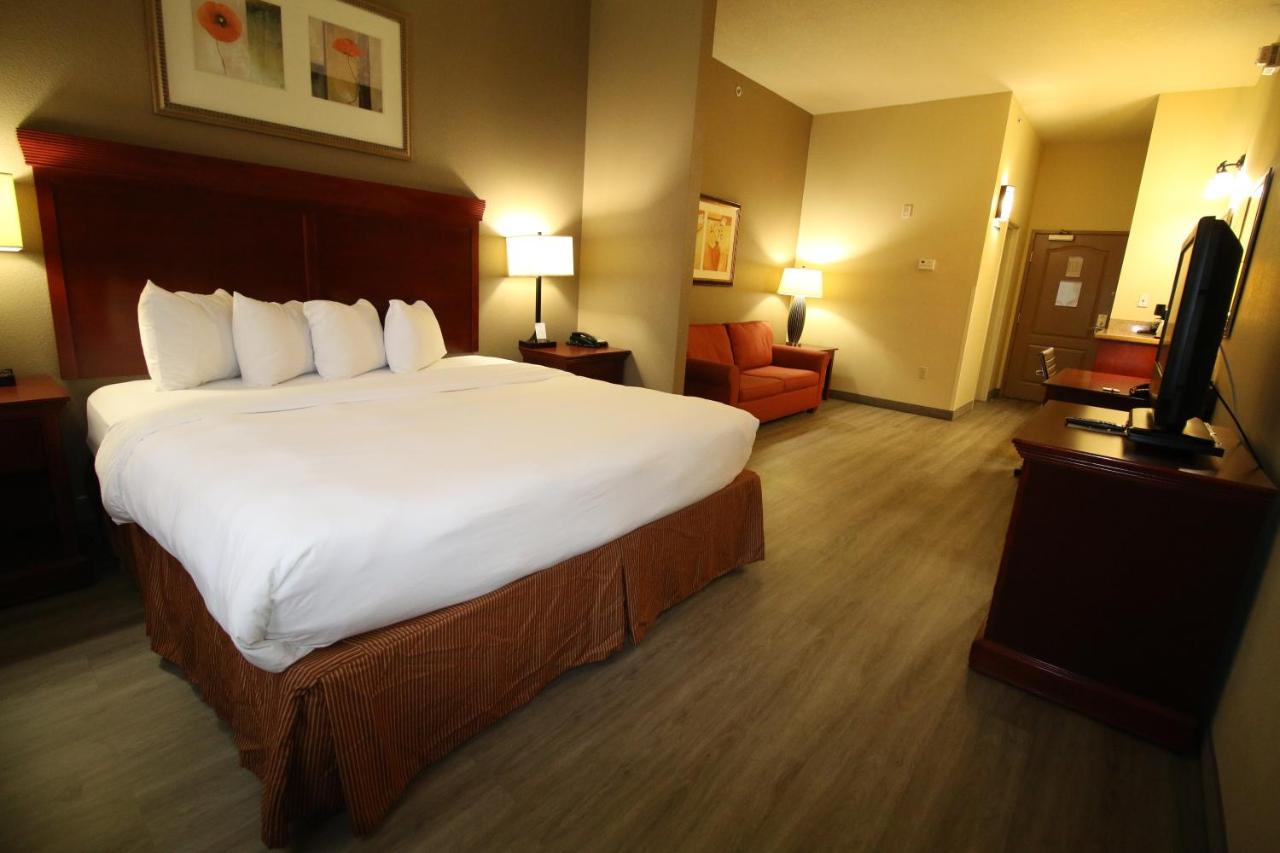 King Room at Seffner Inn and Suites
