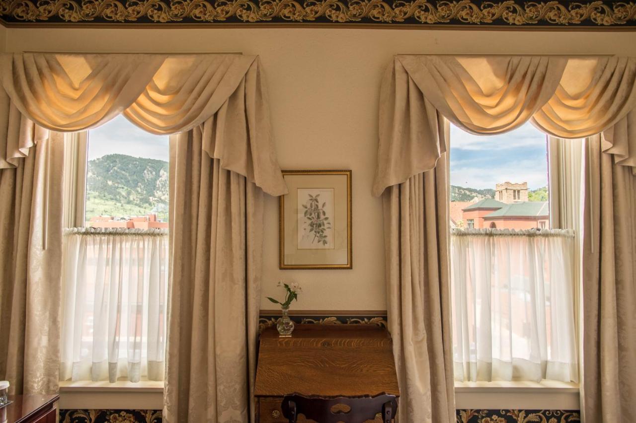 Traditional Queen Room at Hotel Boulderado