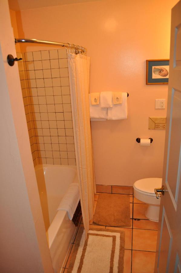 Deluxe Queen Suite at The Historic Grand Canyon Hotel