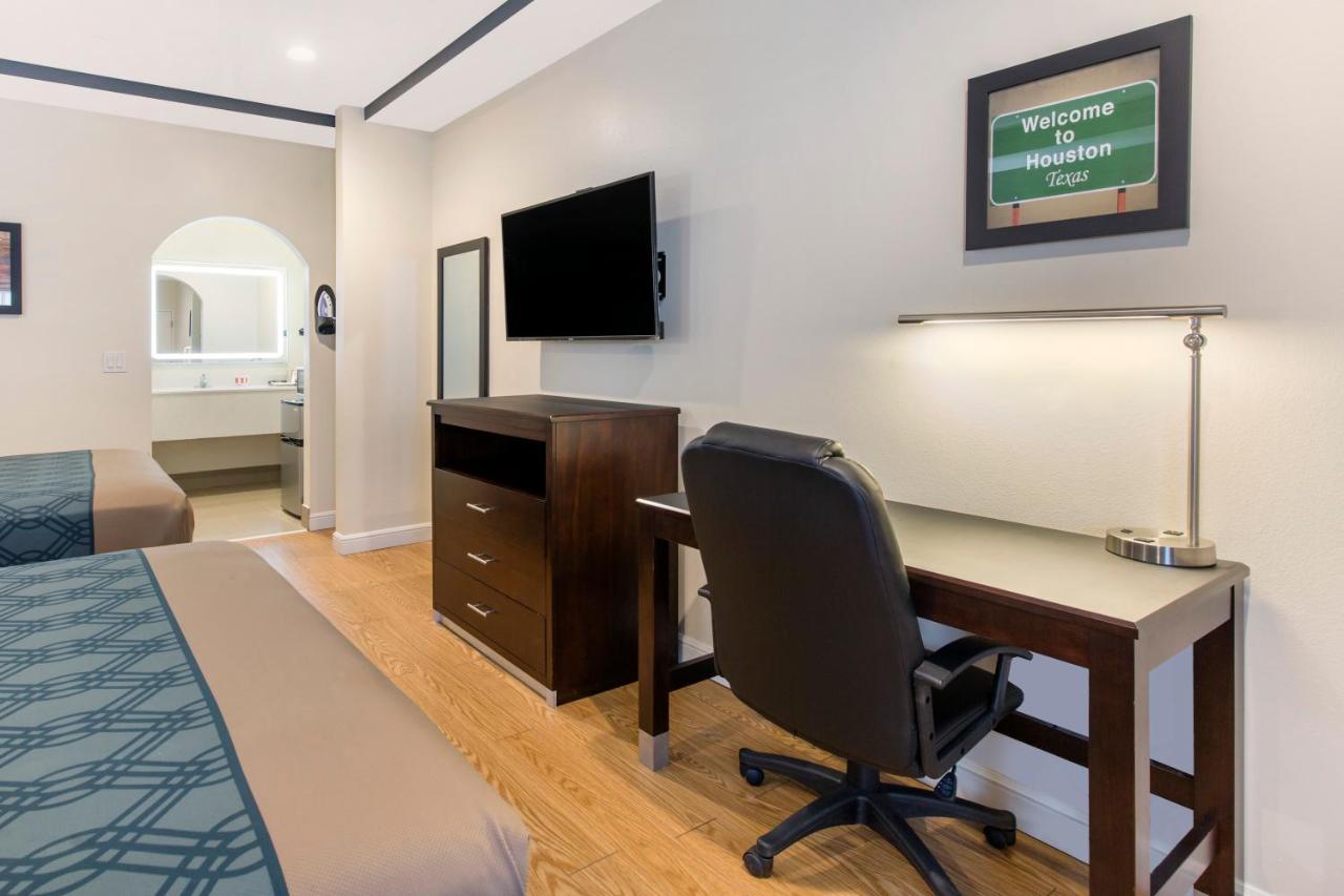 Family Room at Red Star Inn & Suites