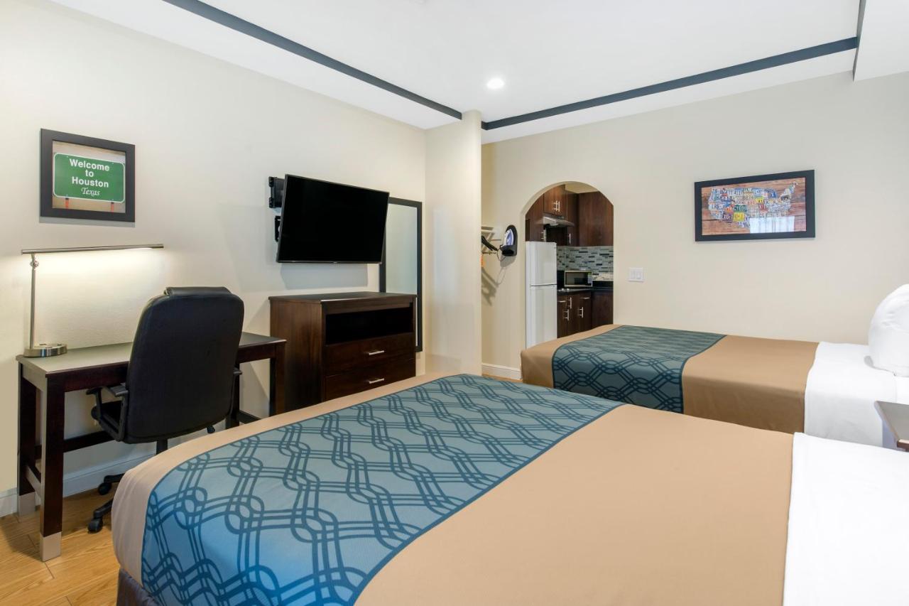 Deluxe Family Room at Red Star Inn & Suites