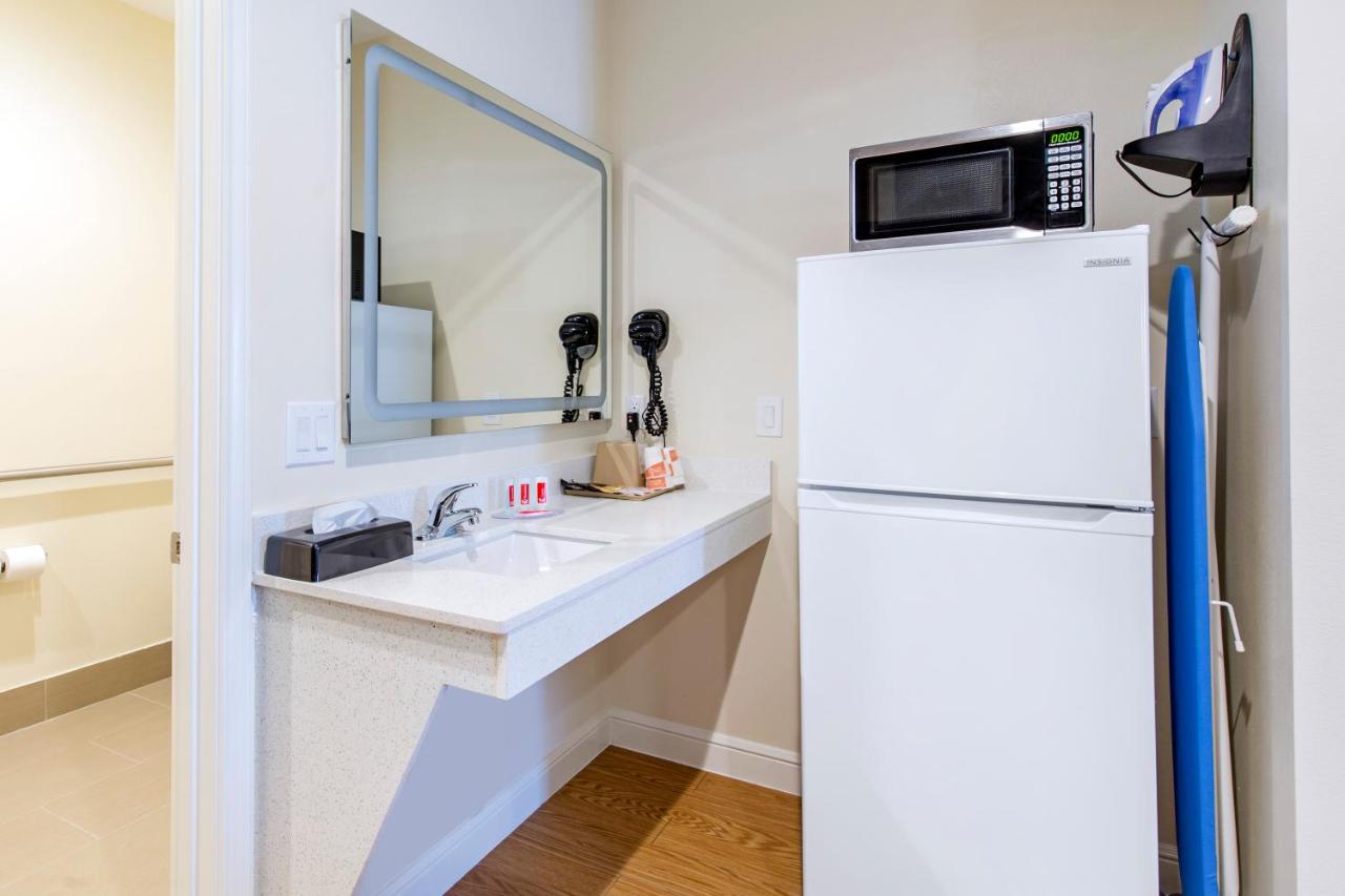 Deluxe Family Room at Red Star Inn & Suites