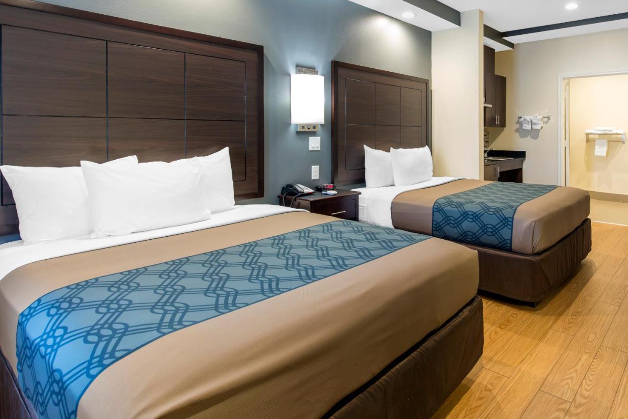 Deluxe Family Room at Red Star Inn & Suites