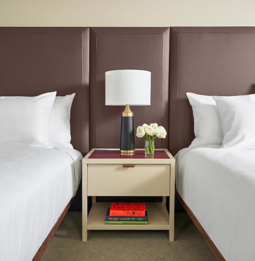 Deluxe Queen Room at Hotel Savoy Kansas City, Tapestry Collection by Hilton