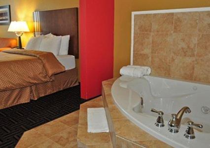 King Suite - Disability Access/Non-Smoking at Comfort Suites Natchitoches