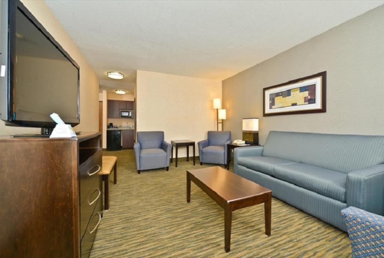 Suite - 2 Queen Beds w/ Living Room at Best Western Plus Coldwater Hotel