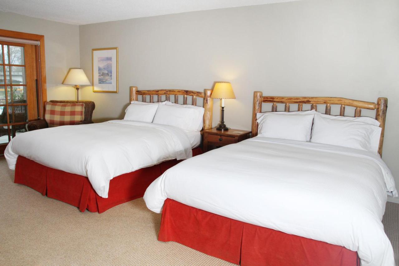Queen Room with Two Queen Beds with River View at The Lodge at Riverside