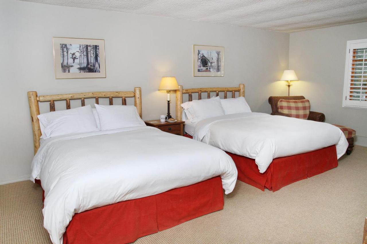 Queen Room with Two Queen Beds at The Lodge at Riverside