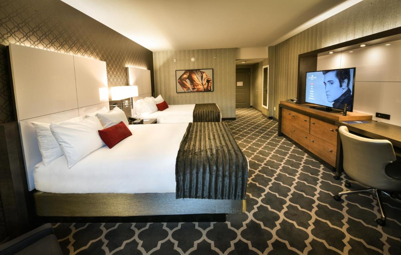 Queen Room with Two Queen Beds - Connecting at The Guest House at Graceland