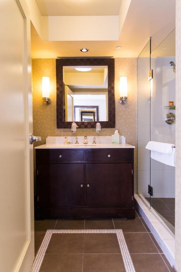 South Tower King at Isle Casino Hotel Bettendorf - A Caesars Rewards Destination