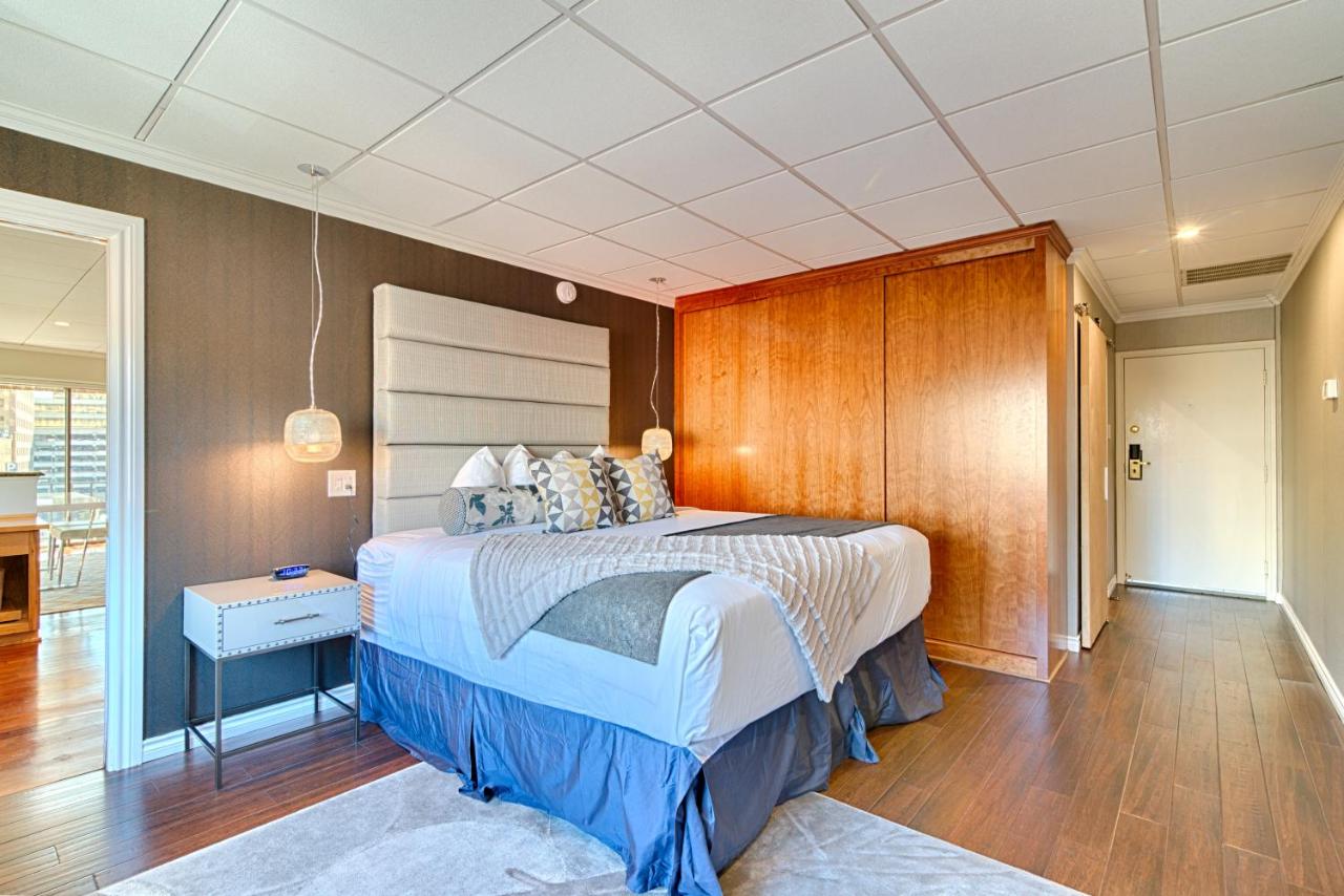 Two-Bedroom Suite at Riverwalk Plaza