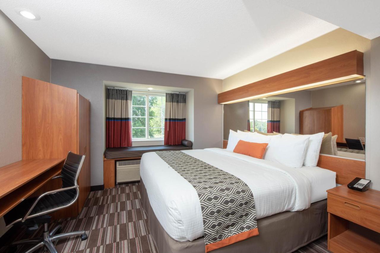King Studio Suite - Non-Smoking at Microtel Inn & Suites by Wyndham Springfield