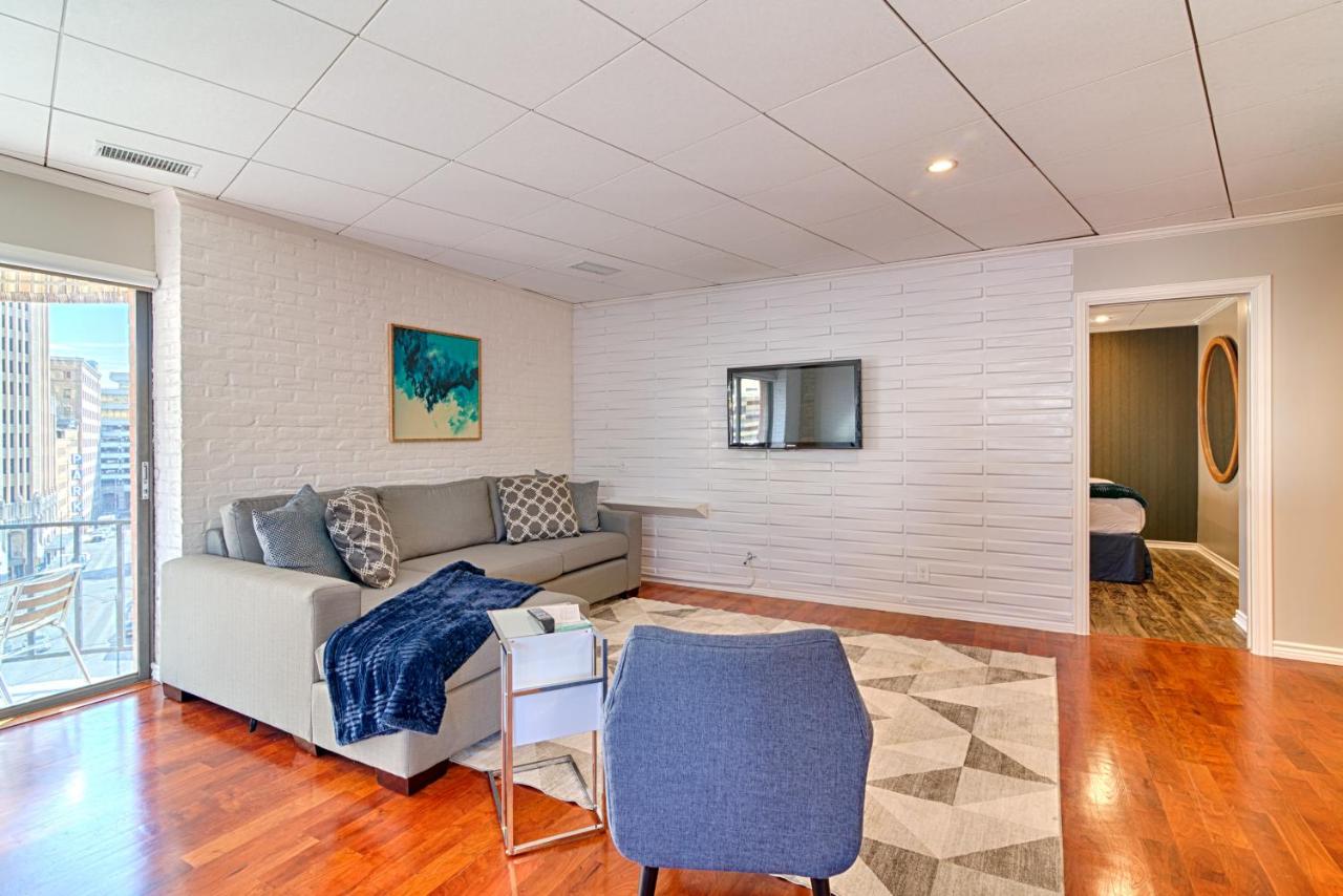 Two-Bedroom Suite at Riverwalk Plaza