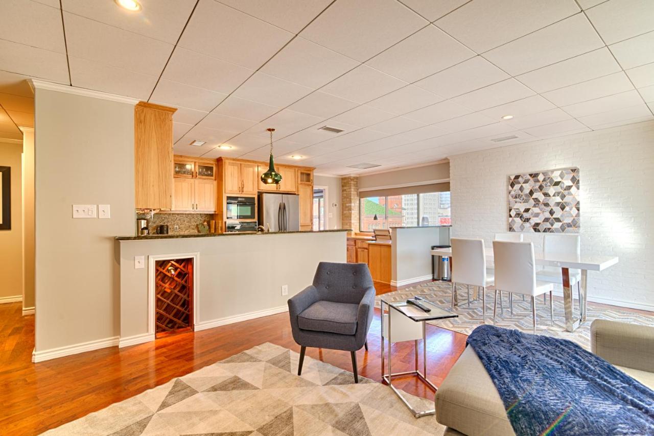 Two-Bedroom Suite at Riverwalk Plaza