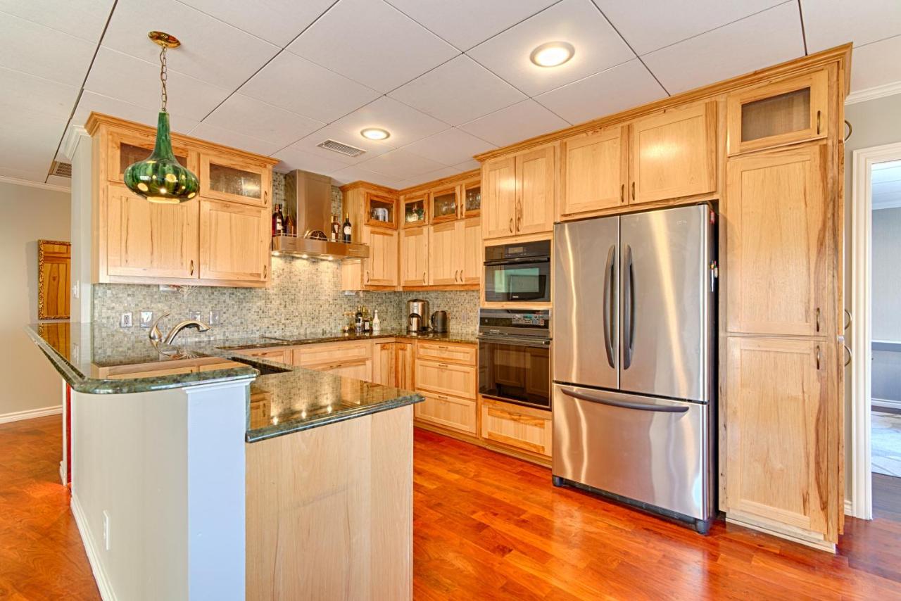 Two-Bedroom Suite at Riverwalk Plaza