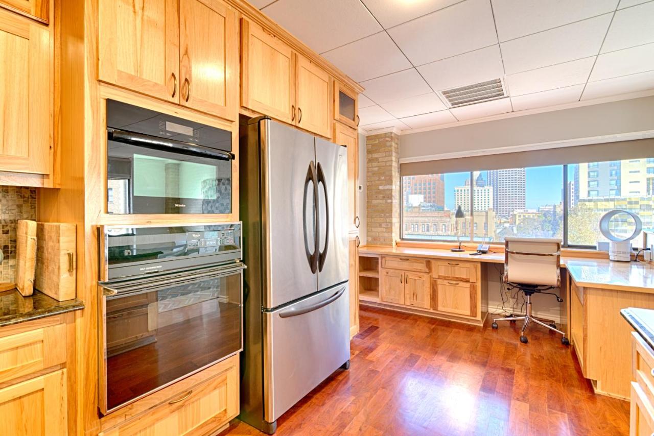 Two-Bedroom Suite at Riverwalk Plaza