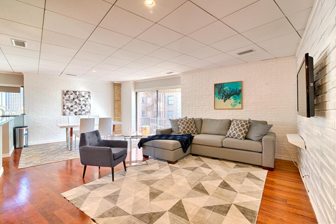Two-Bedroom Suite at Riverwalk Plaza