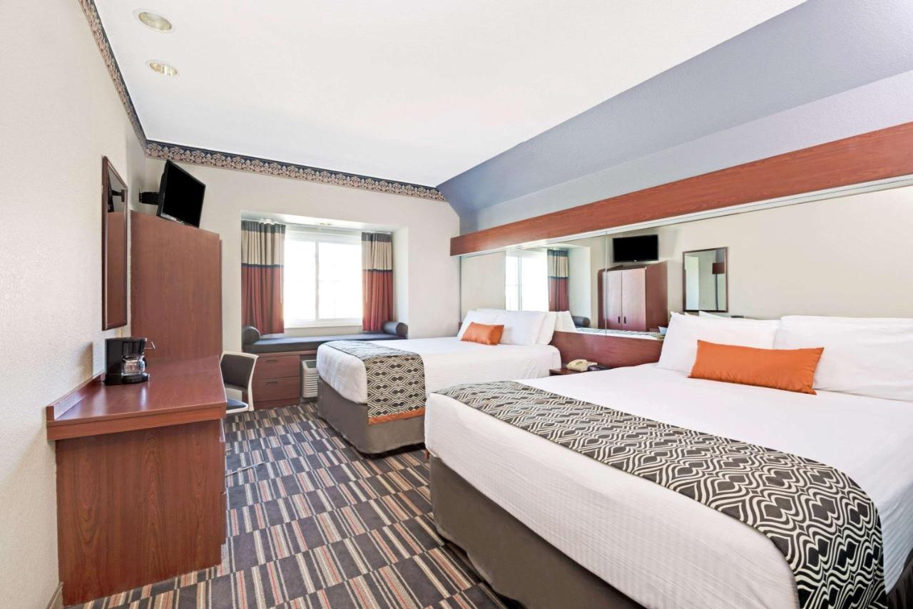 Queen Room with Two Queen Beds - Non-Smoking/Pet Friendly at Microtel Inn & Suites by Wyndham Urbandale/Des Moines